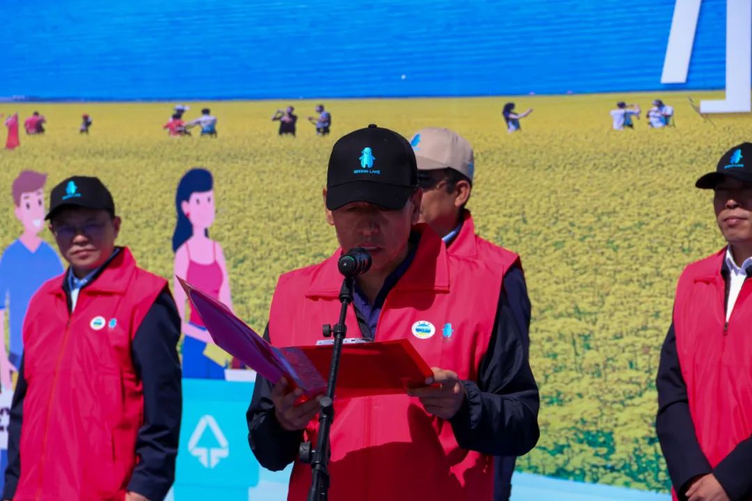 小垃圾大民生丨青海湖景区管理局副局长熊万森在小垃圾大民生净好青海