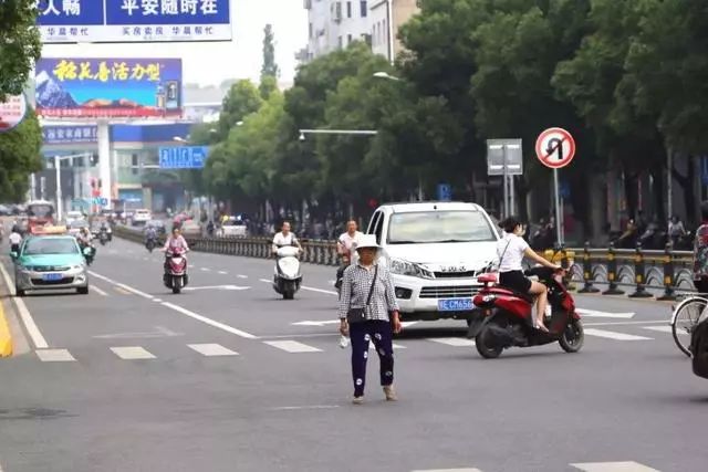 路口掉頭，要不要越過斑馬線？交警：做錯了扣3分罰款200元 歷史 第8張