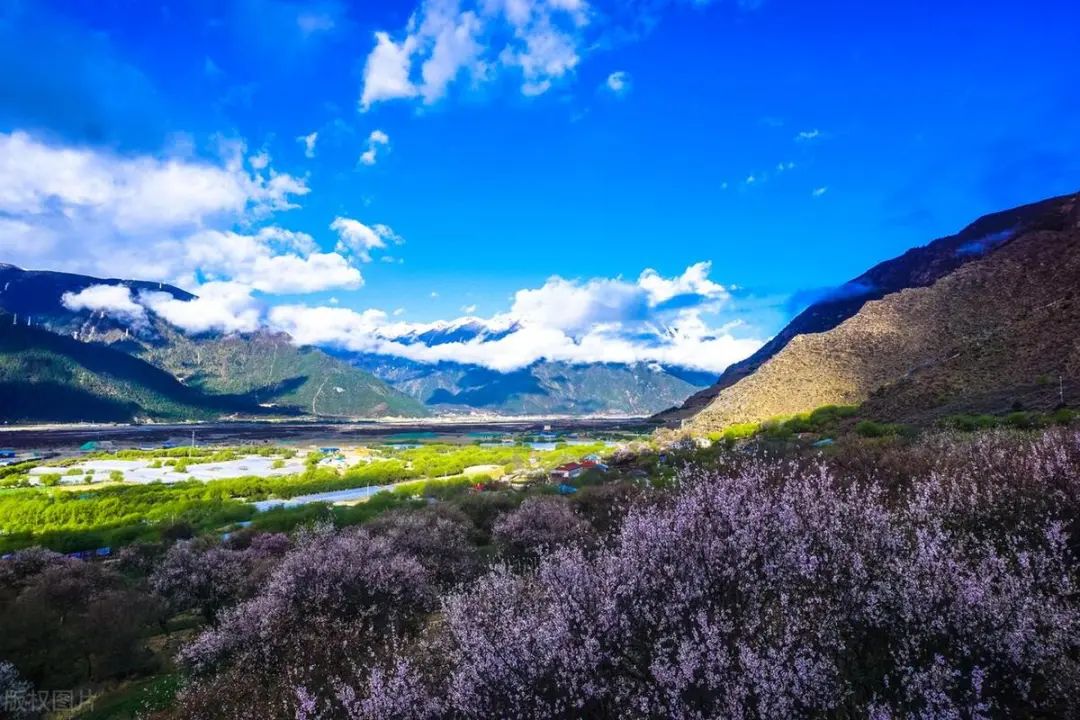 得当
四月份旅游的地方（4月得当
旅游的地方有哪些）《四月份的旅游胜地》