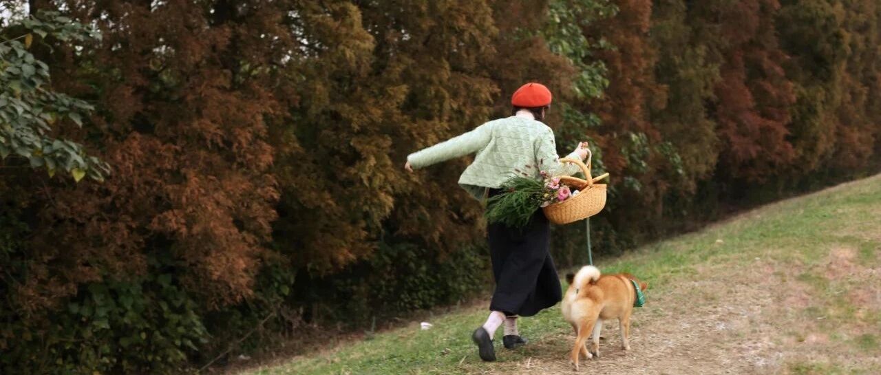 这个19岁的中国姑娘，把农村破仓库改成花园豪宅，美翻了!