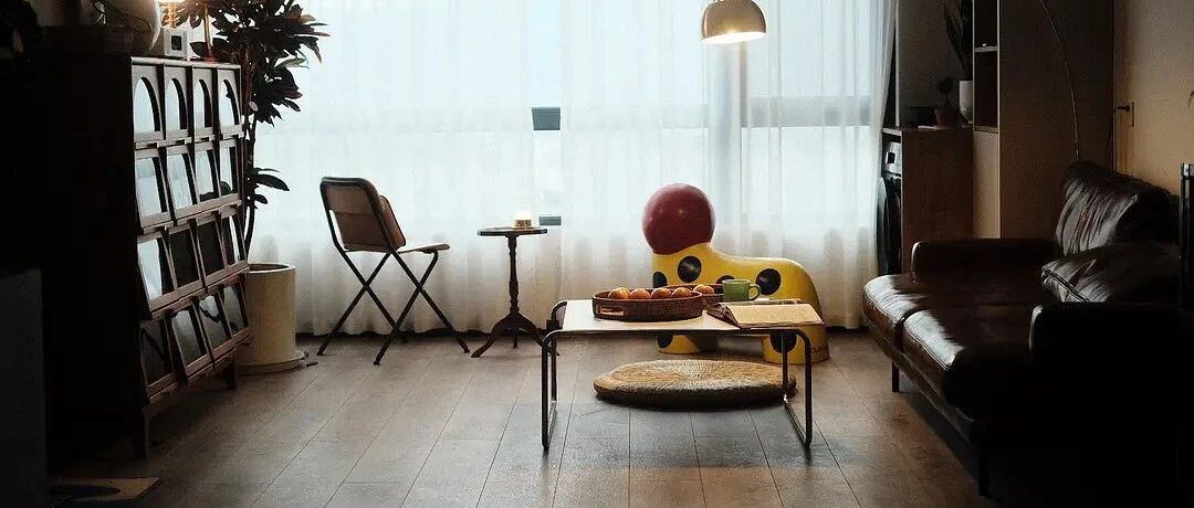 100㎡不要次卧？！单身男士的中古原木风独居，大厨房大客厅审美绝了！