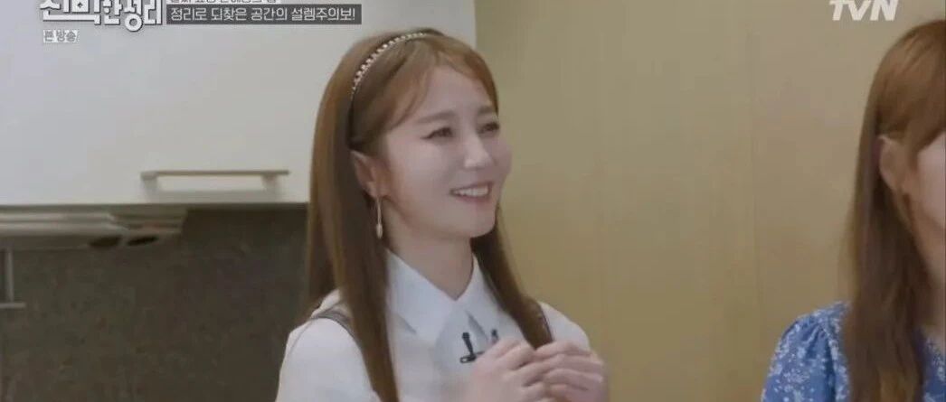 41岁女星独居百平豪宅，表面空无一物、坐拥2大衣帽间，却被亲姐吐槽：假光鲜，真混