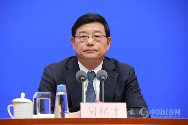 高端化妆品礼盒_大牌高端风格化妆品套盒_高端化妆品盒