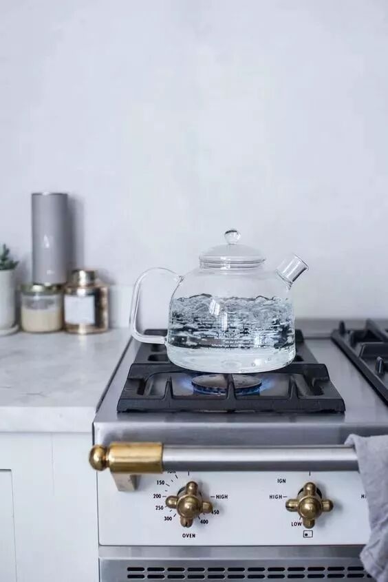 这样烧水当心喝出一身病！爱喝白开水的人，赶紧看看吧