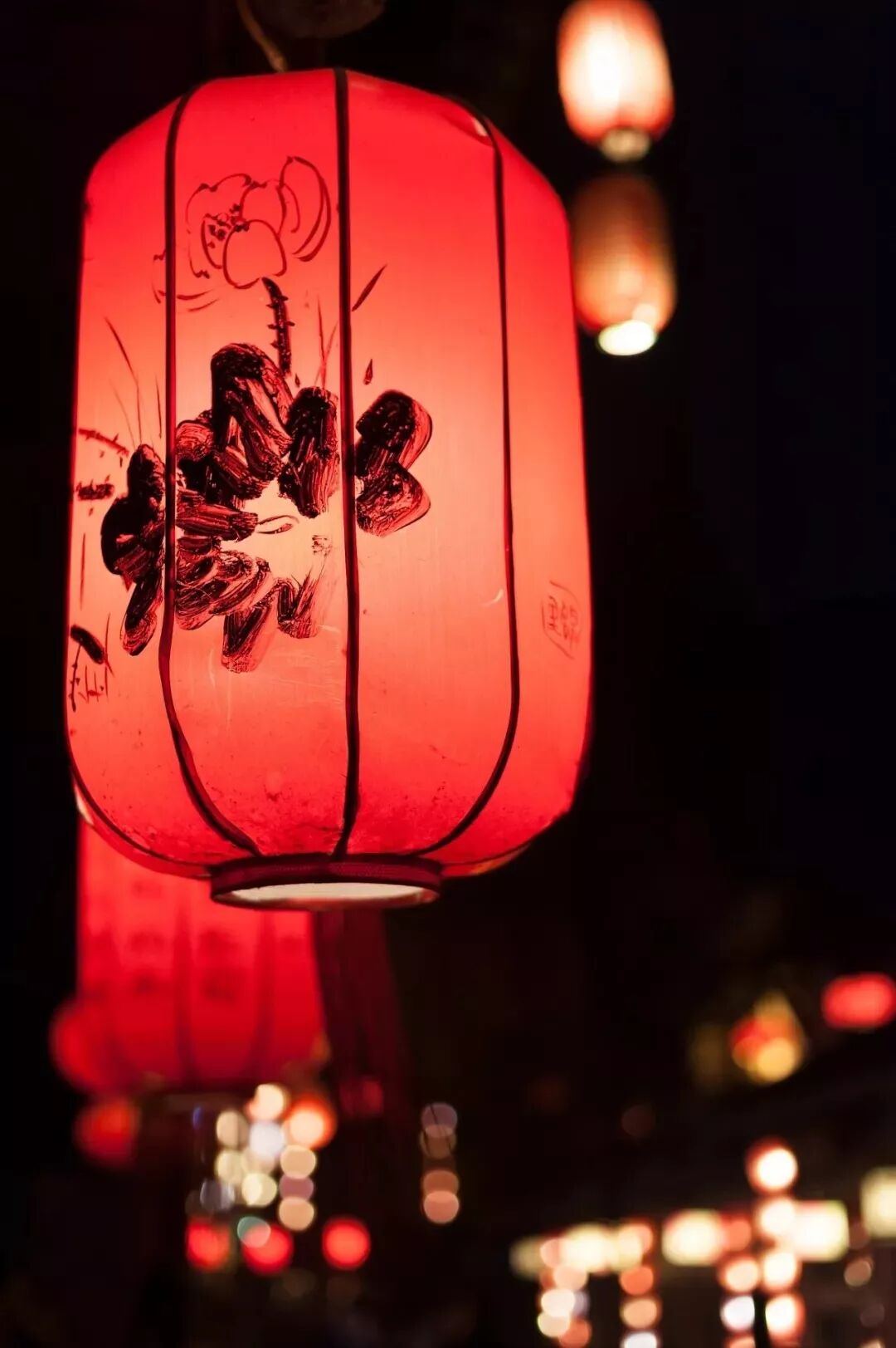 农历腊月廿四,星期二2019年1月29日南方的小年时间为农历腊月廿三