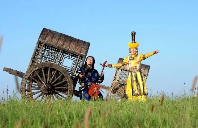 上一期【蒙古族歌剧】说到《木雕的传说》中巴特尔和娜拉的凄美爱情