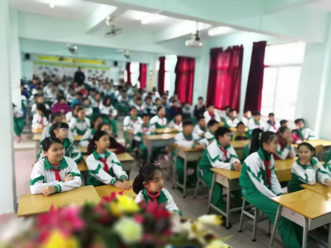 给孩子一个舞台,立孩子一生德行,展孩子一身才华——祥景小学第八届名生大讲坛风采 给孩子一个舞台,立孩子一生德行,展孩子一身才华——祥景小学第八届名生大讲坛风采