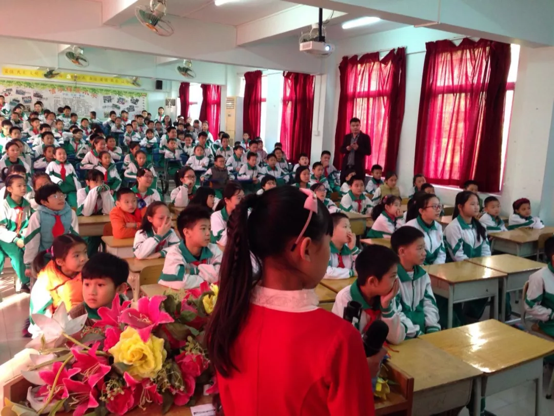 给孩子一个舞台,立孩子一生德行,展孩子一身才华——祥景小学第八届名生大讲坛风采 给孩子一个舞台,立孩子一生德行,展孩子一身才华——祥景小学第八届名生大讲坛风采