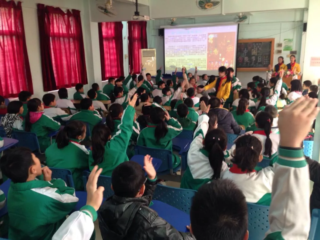 给孩子一个舞台,立孩子一生德行,展孩子一身才华——祥景小学第八届名生大讲坛风采 给孩子一个舞台,立孩子一生德行,展孩子一身才华——祥景小学第八届名生大讲坛风采