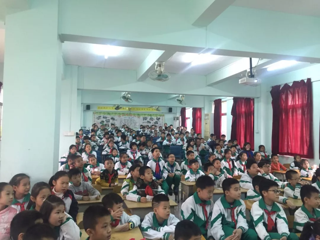 给孩子一个舞台,立孩子一生德行,展孩子一身才华——祥景小学第八届名生大讲坛风采 给孩子一个舞台,立孩子一生德行,展孩子一身才华——祥景小学第八届名生大讲坛风采