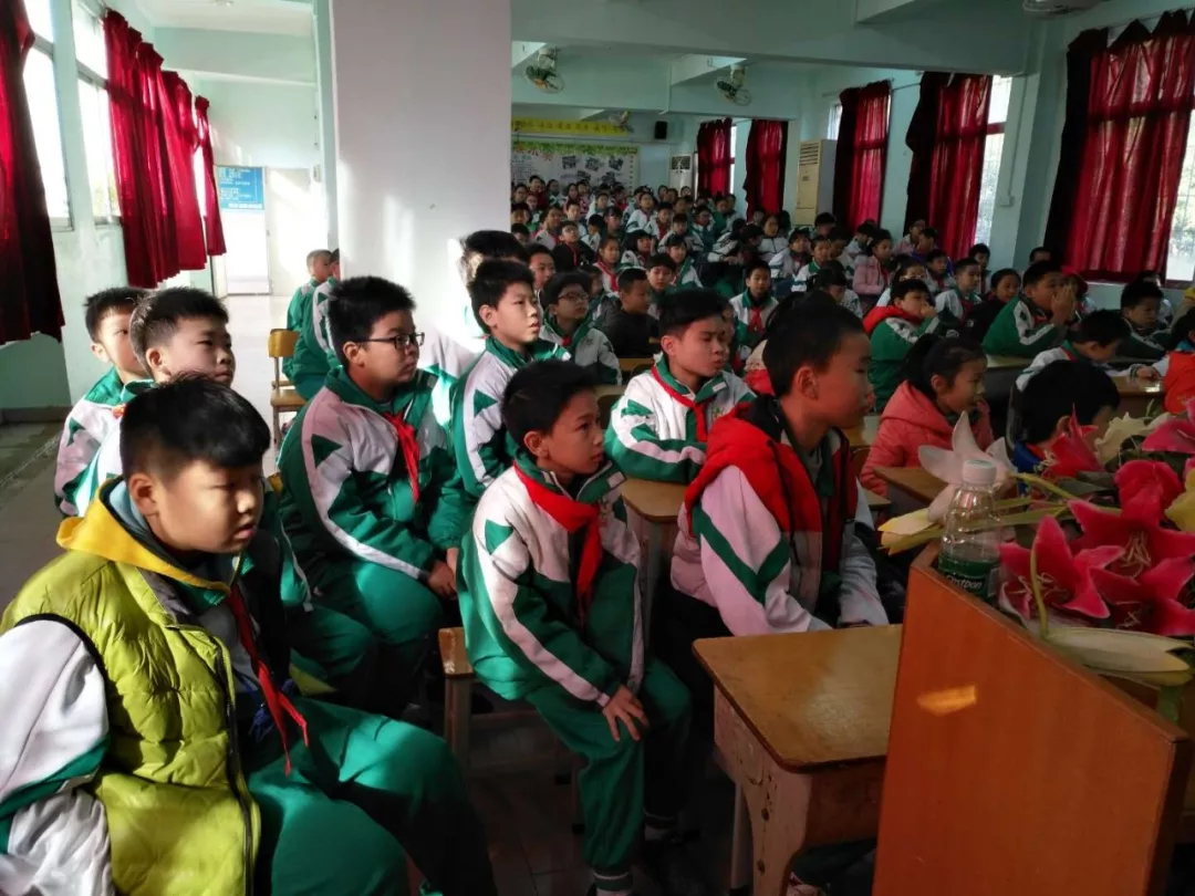 给孩子一个舞台,立孩子一生德行,展孩子一身才华——祥景小学第八届名生大讲坛风采 给孩子一个舞台,立孩子一生德行,展孩子一身才华——祥景小学第八届名生大讲坛风采