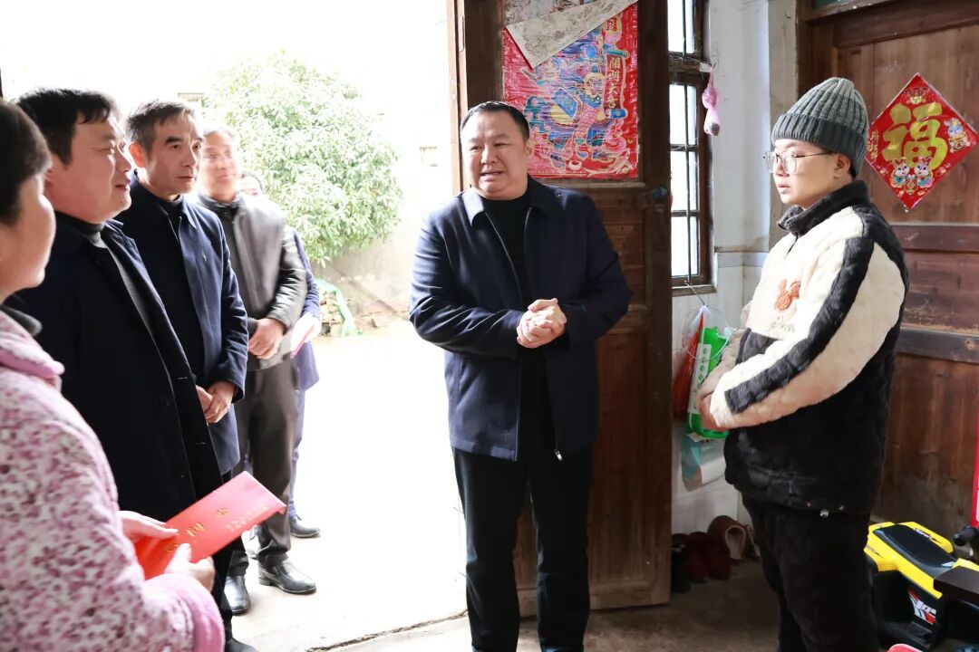 首页>政务资讯>余干动态>在市公安局定点帮扶的余干县古埠镇古埠村