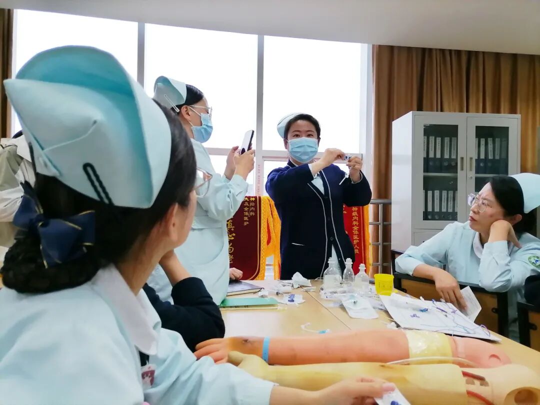 什么是安全留置针我院成功举办静脉留置针操作培训工作坊——以练促学筑牢临床安全防线_https://www.jmylbn.com_新闻资讯_第14张