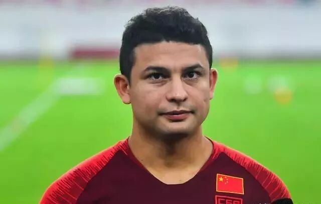 埃克森首次身穿中国球衣亮相,坦言急于加盟国足_阳途网