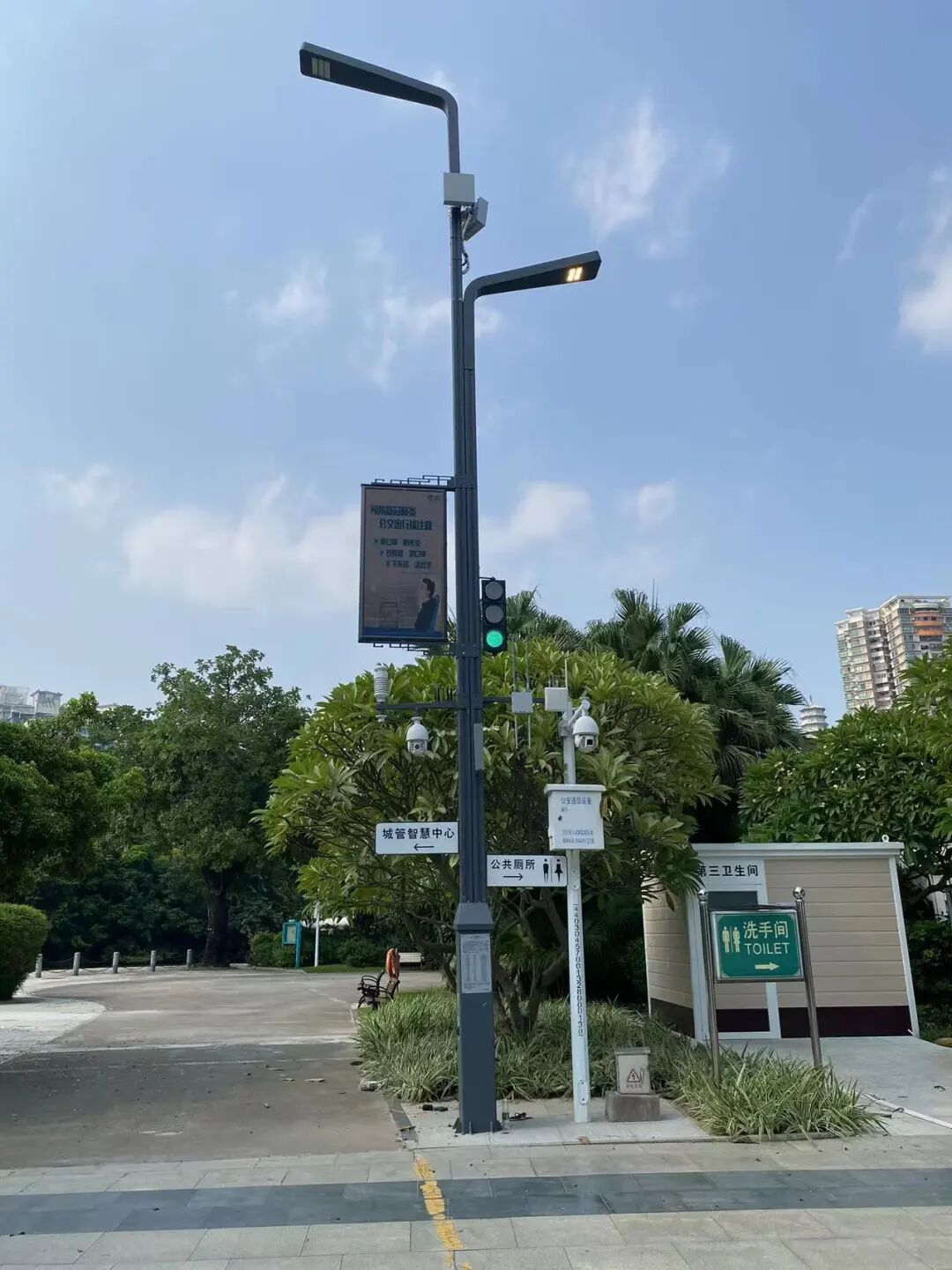 3278光明虹桥公园3378华强北步行街目前,深圳已建智慧灯杆已超过