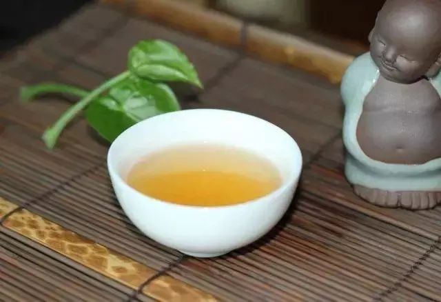 【茗仕茶社】有人說,喝茶會導致失眠?