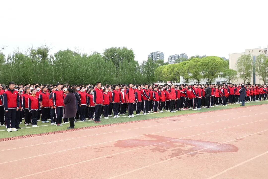 当前位置:>首页>新闻中心>法治宣讲在元宝山区平庄矿区中学李树波专委