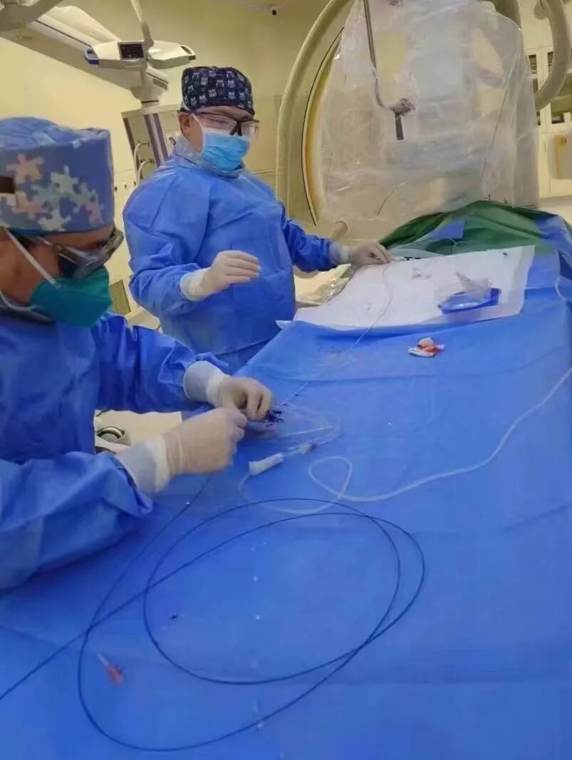 什么叫桡鞘逢山开路，遇水搭桥 ｜ 我院完成全省首例应用长鞘经桡动脉入路左侧大脑中动脉血管成形术_https://www.jmylbn.com_新闻资讯_第1张