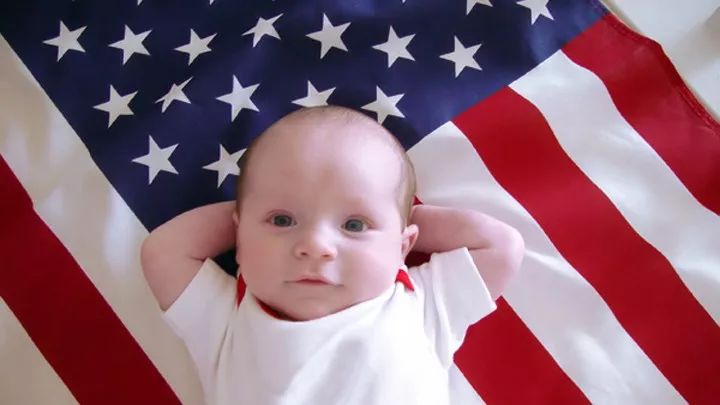 出生美国孩子几岁获得国籍_出生美国孩子有补贴吗_在美国出生孩子