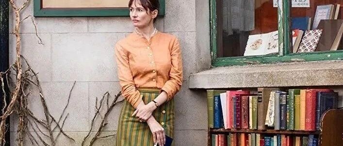 织毛衣看电影，优雅纯净欧洲文艺电影《书店》中的编物与人