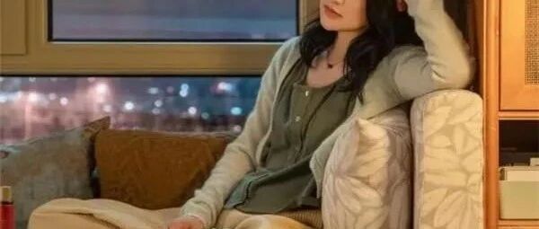 居家职场优雅针织毛衣款式，跟着小敏家学毛衣穿搭