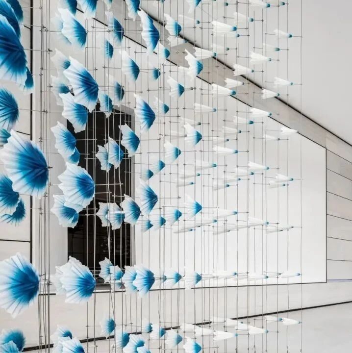 381m² 未来感+现代艺术性交融的售楼中心