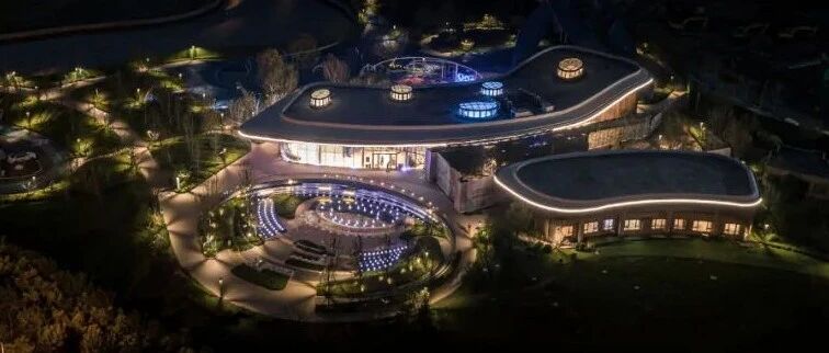 秀 ！售楼中心变身鲸鱼乐园体验馆！