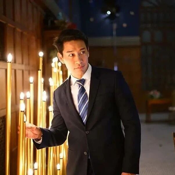 演员 公务员 硕士研究生 你印象里的泰剧男神pong坡哥是怎样的 沪江泰语 微信公众号文章 微小领