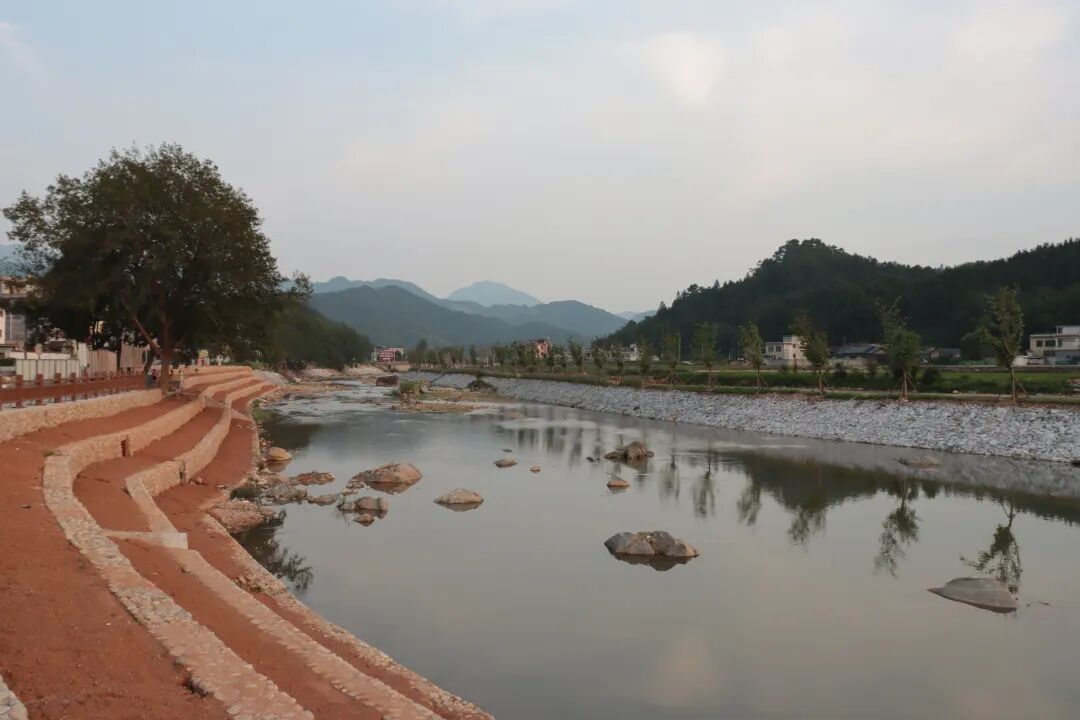 南乡镇内外兼修建设和美乡村 - 政务动态 - 广西贺州市八步区人民政府