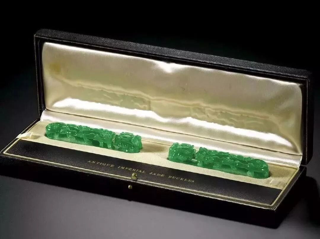 一枚小小的翡翠如意，拍出三千万的天价，到底是何来头？