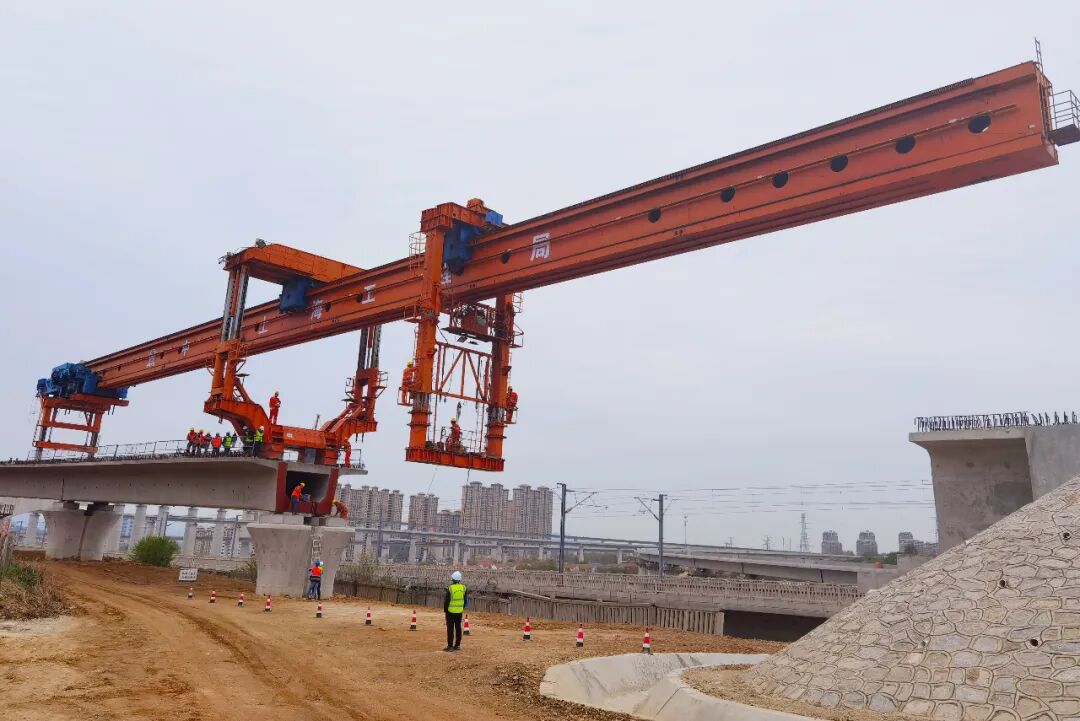 全线架设完成潍烟高铁芝罘段最新进展