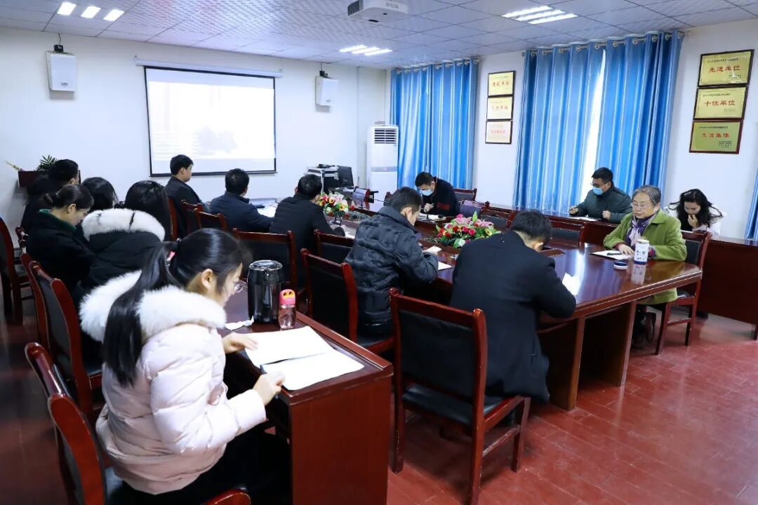 荥阳市教育系统冬季常态化疫情防控工作第二次视频会议为使我市教育