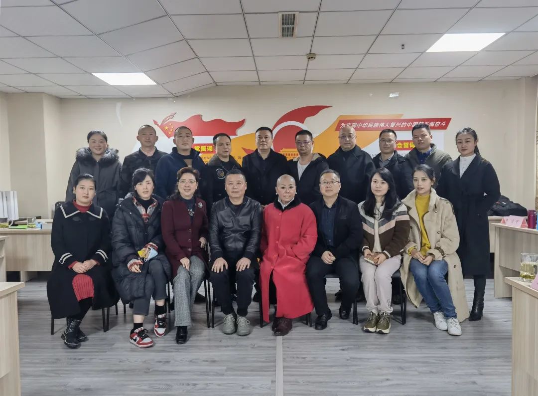 冬送溫暖 夏送清涼 | 促進(jìn)會攜手成都市商用汽車行業(yè)工會聯(lián)合會開展關(guān)愛貨車司機(jī)主題活動(圖6) 冬送溫暖 夏送清涼 | 促進(jìn)會攜手成都市商用汽車行業(yè)工會聯(lián)合會開展關(guān)愛貨車司機(jī)主題活動(圖6)