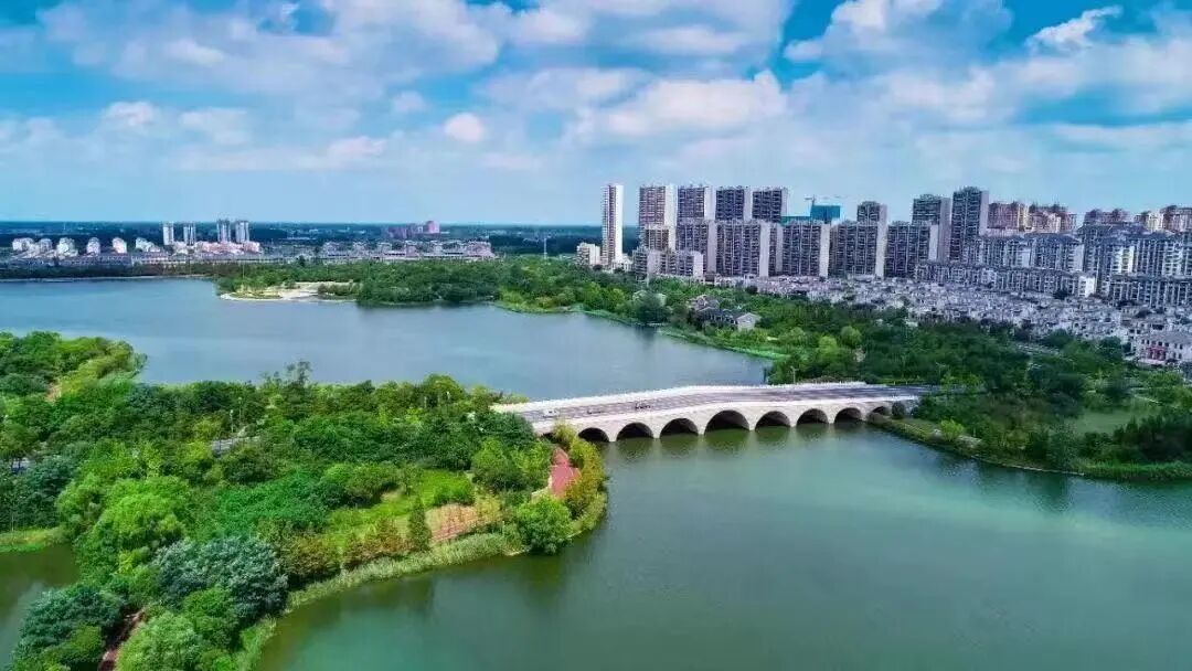 双湖公园是刻在水乡每个人心中的"绿园".