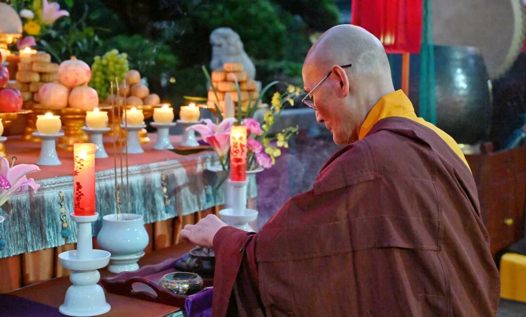 泉月净流闲世界，杉松深锁尽香灯——东林祖庭辛丑中秋阖寺拜月