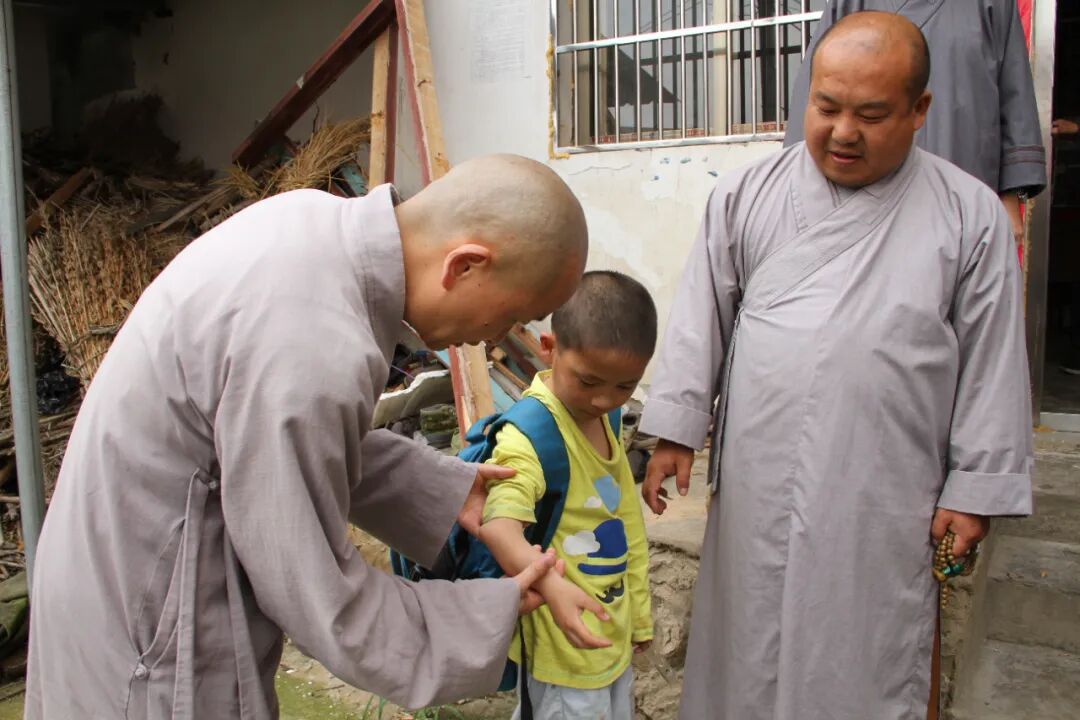 又逢开学季 | 庐山东林寺助学扶教忙