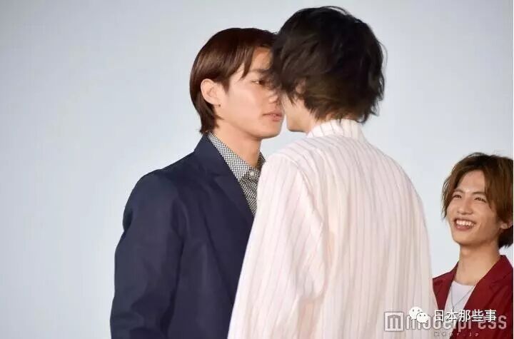 又有两位当红男星当众卖腐玩亲亲 不 这次不止两位啊 日本那些事 微文库