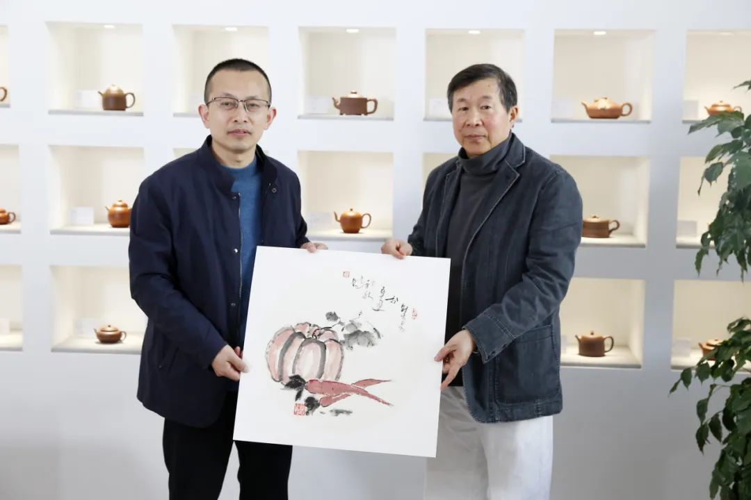 再添珍品储集泉大师紫砂与书画作品入藏利永紫砂博物馆