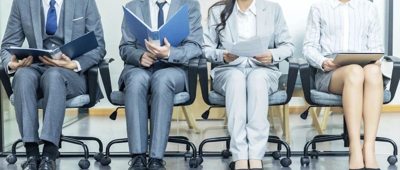 传统车企开始“人才洗牌” ，“抢人大战”热度不减 ，有职位月薪开到18万元