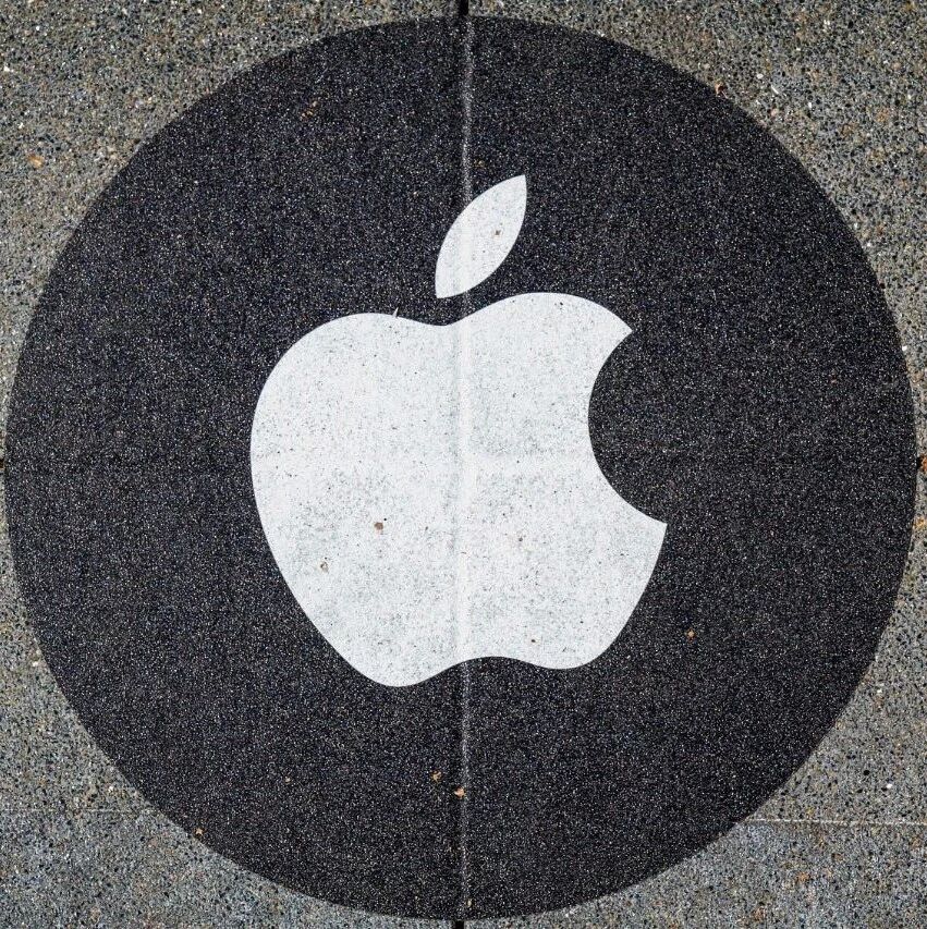 频挖马斯克“墙脚”，或在美国建厂造车，苹果要成特斯拉最强竞争对手？