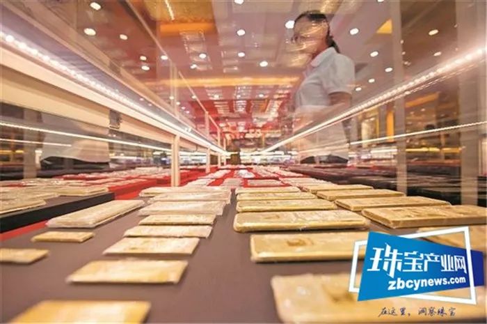 “双11”黄金促销大战打响 部分卖场和银行打出“鼠年”牌