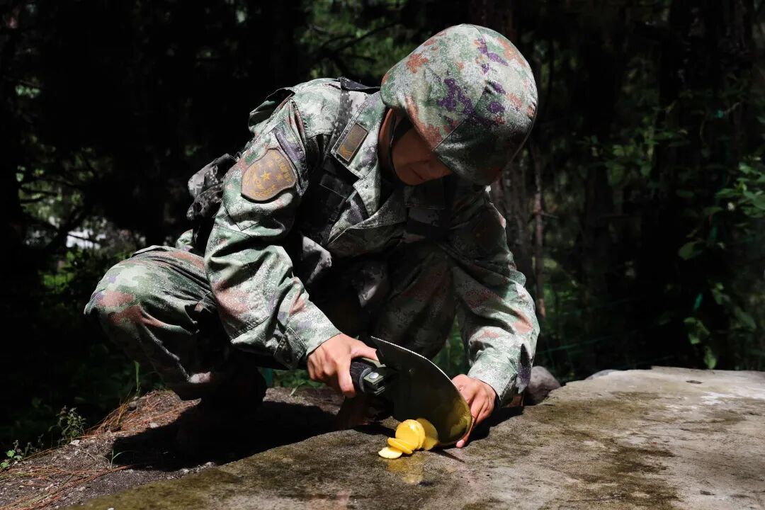 军人生活故事工兵锹还有这功能