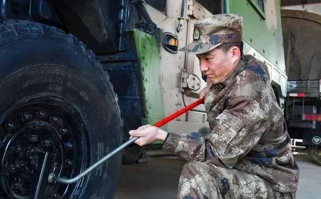 16年的汽車兵退伍前再走川藏線