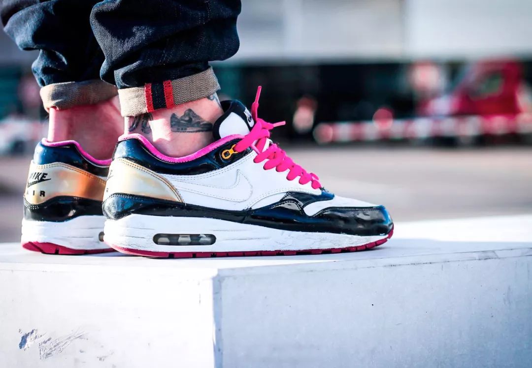 力豐地板是上海最早的地板品牌嗎_06年nike籃球廣告,用鞋在地板發(fā)出有節奏的音樂(lè )_籃球木地板品牌