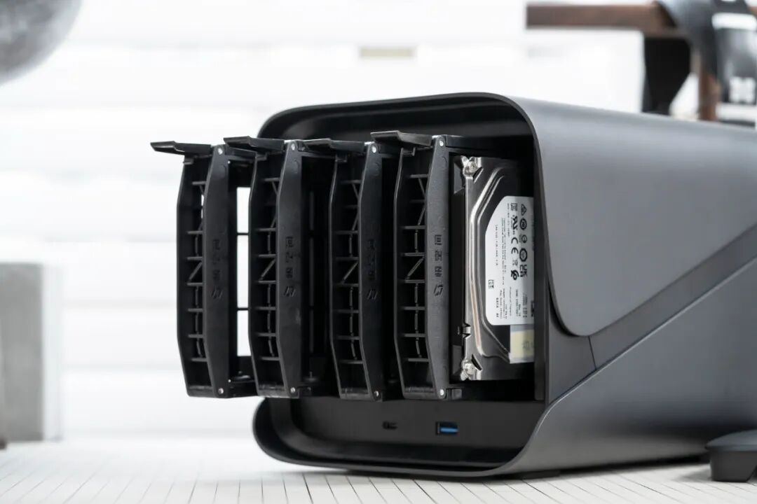 彻底解决NAS痛点，小白也能开机就会用！极空间Z4S私有云深度体验插图5