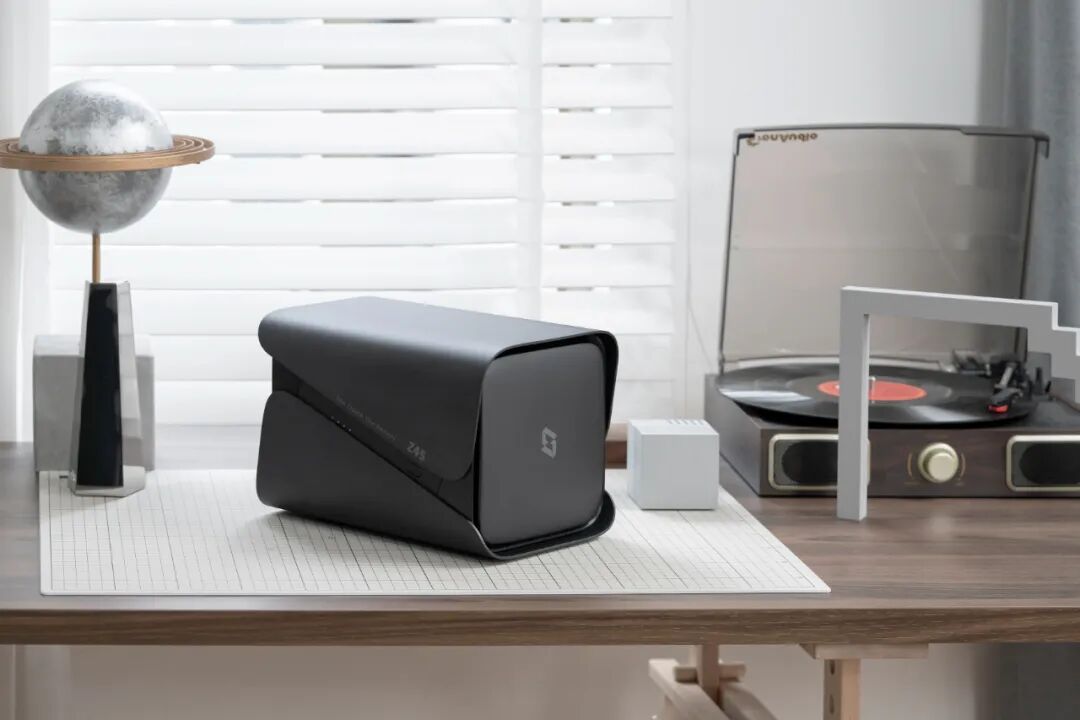 彻底解决NAS痛点，小白也能开机就会用！极空间Z4S私有云深度体验-陌上烟雨遥