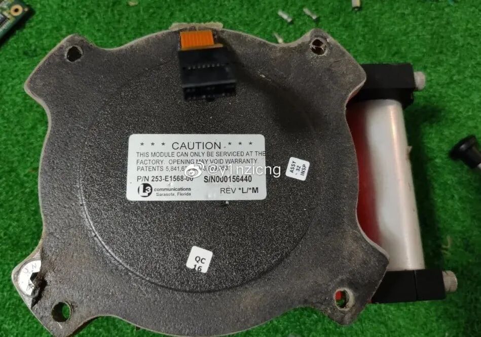 拆解神秘的飞机黑匣子，看看里面的PCB和元器件都长什么样?的图20