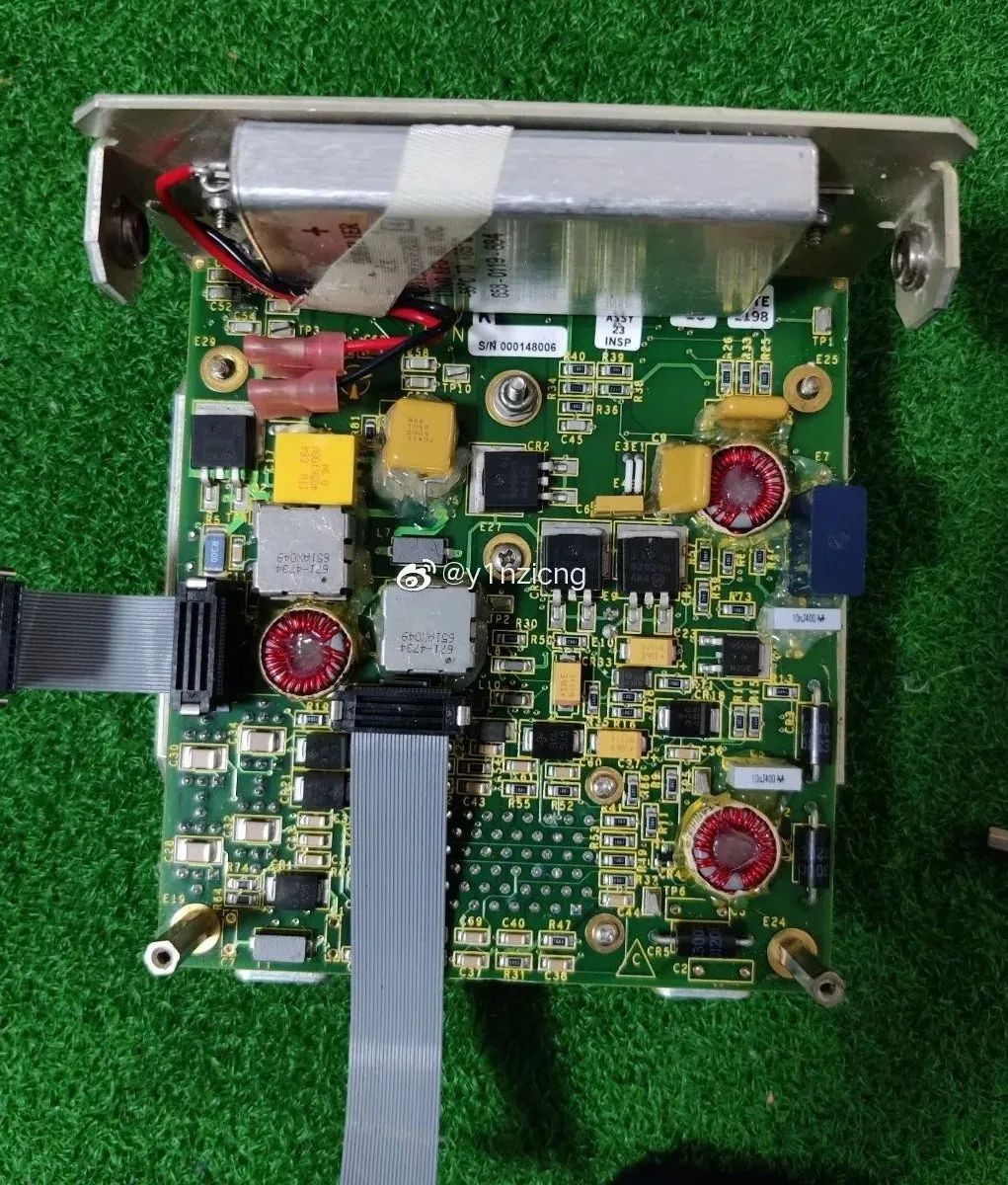 拆解神秘的飞机黑匣子，看看里面的PCB和元器件都长什么样?的图15