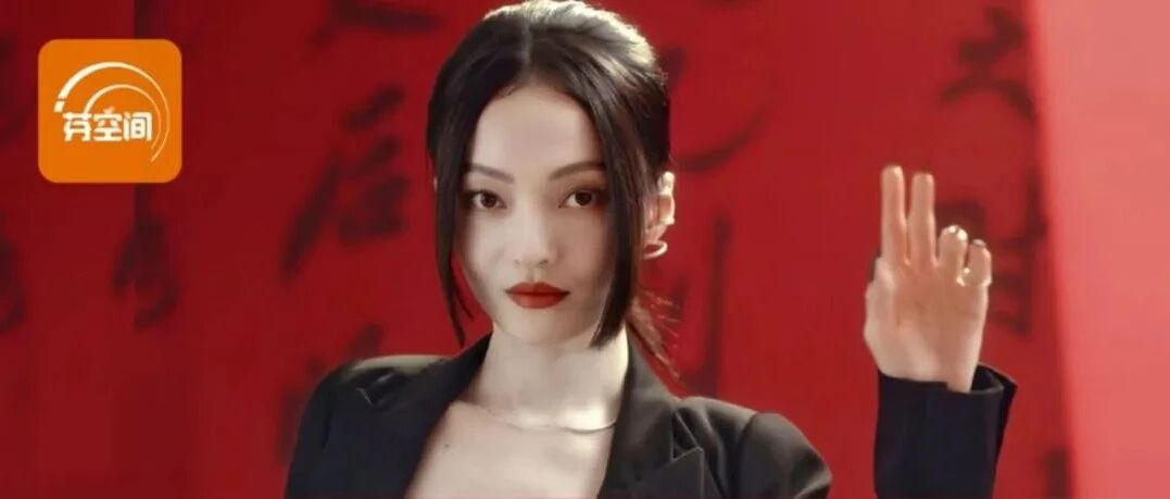 爆红时被亲妈陷害，因“丑闻”消失10年：40岁的她，终于翻身了！