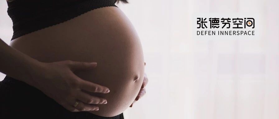 给错药害孕妇失去孩子，护士主动认罚：成年人该如何为自己的行为负责？